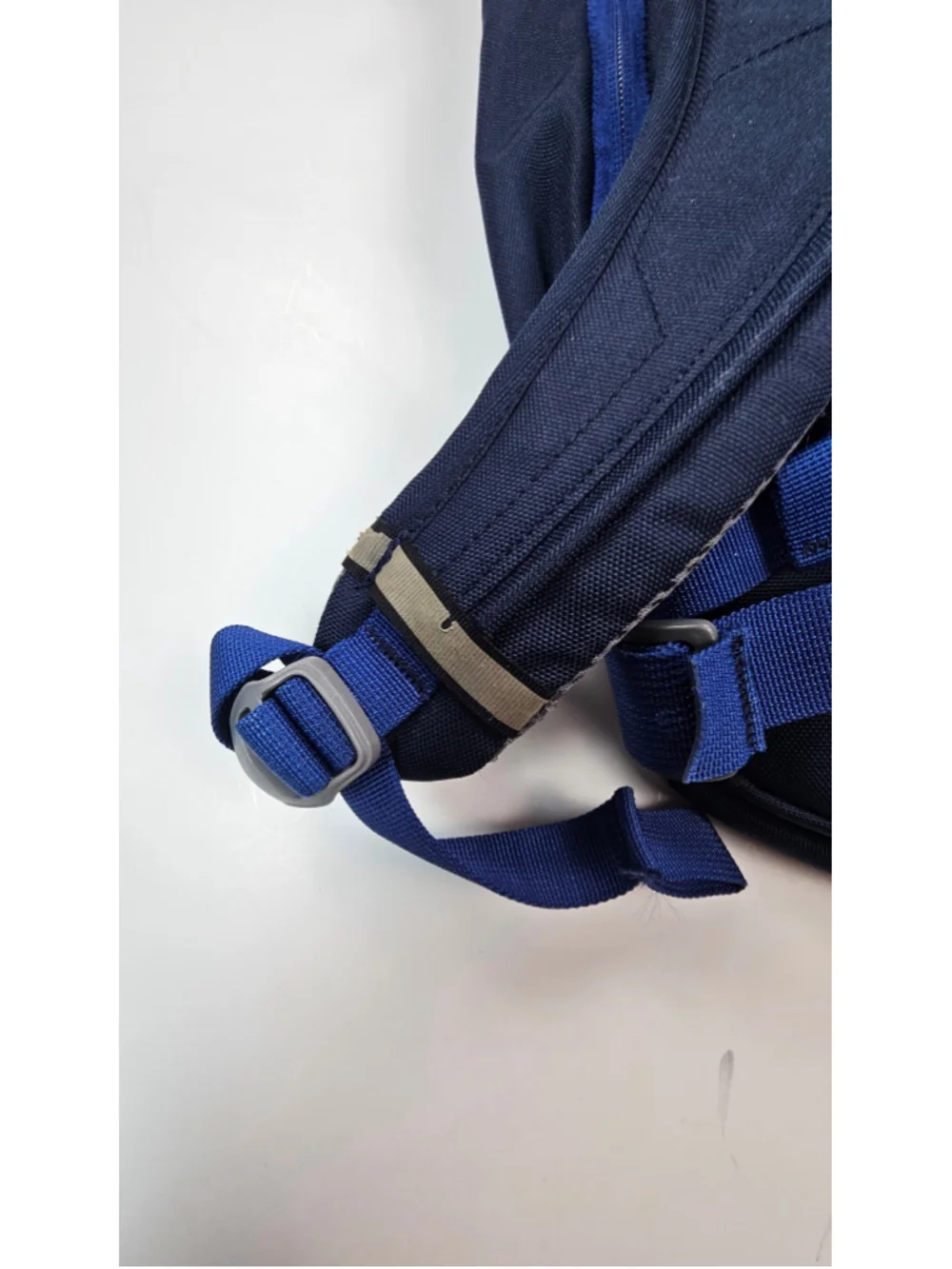 Mountain Hardwear Tablet Backpack Navy Blue Laptop Daypack Outdoor Commuter